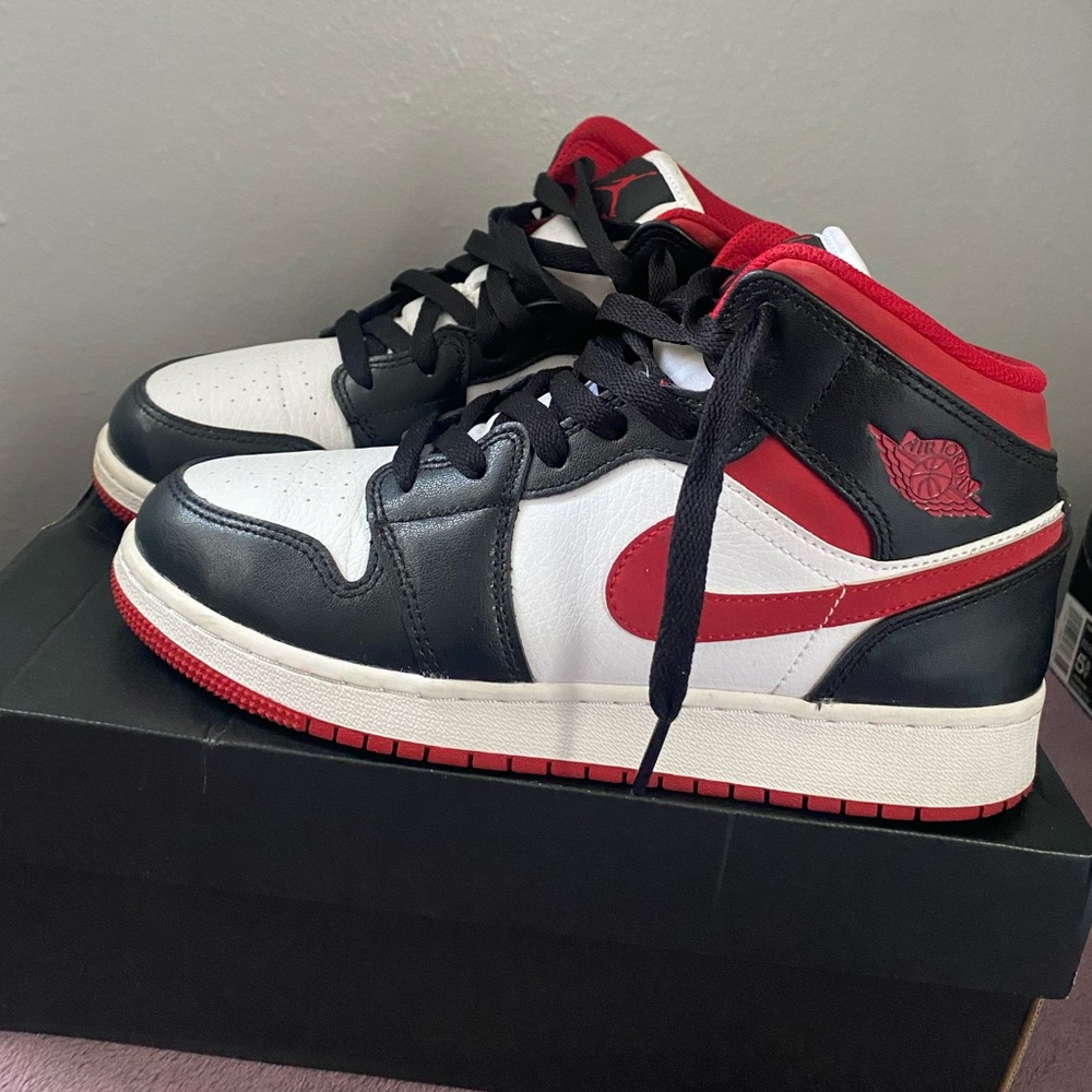 Air Jordan 1 mids